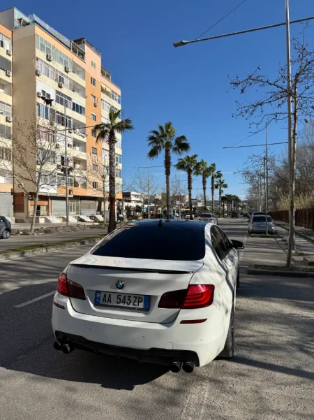 Tirane, shes makine Bmw 525 3.0 nafte 2011 Nafte, e bardhë automatik Kondicioner 266.000 km