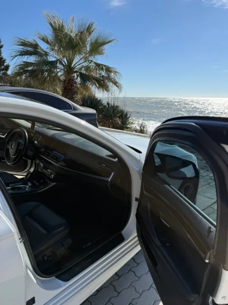 Tirane, shes makine Bmw 525 3.0 nafte 2011 Nafte, e bardhë automatik Kondicioner 266.000 km