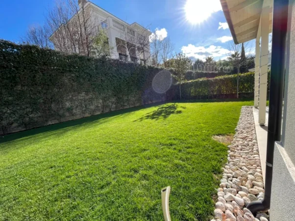 Tirane, jepet me qera Vile 2 Katshe Kati 1, 335 m² 335 € (TEG)