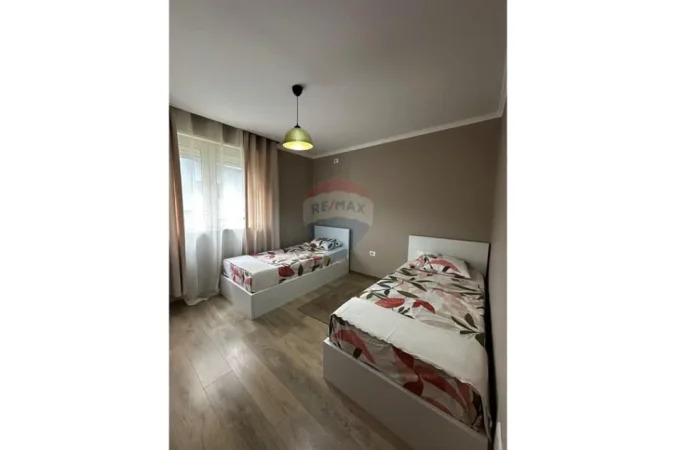 Tirane, jepet me qera apartament , 103 m² 700 € 