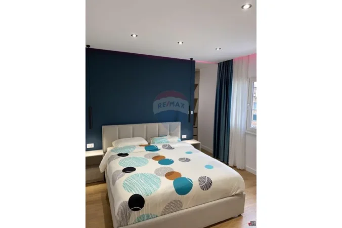 Tirane, jepet me qera apartament , 50 m² 600 € (Pazari I Ri)