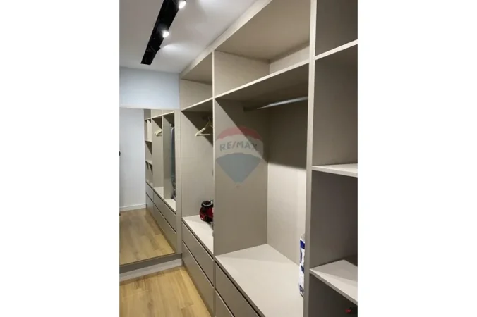 Tirane, jepet me qera apartament , 50 m² 600 € (Pazari I Ri)