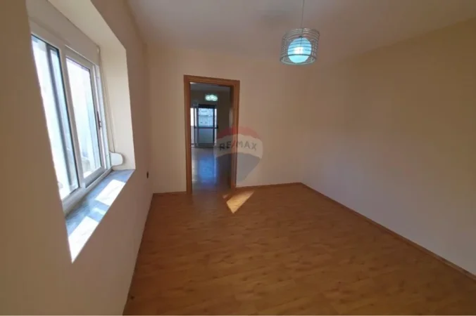 Tirane, shitet apartament , 80 m² 132.000 € (Medreseja)