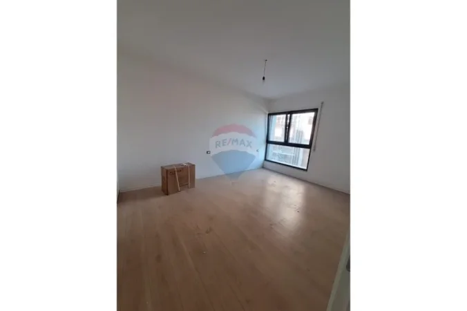 Tirane, shitet apartament , 121 m² 250.000 € 
