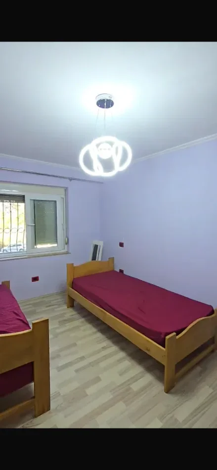 Tirane, jepet me qera apartament 2+1 Kati 2, 75 m² 700 € (Ali visha)