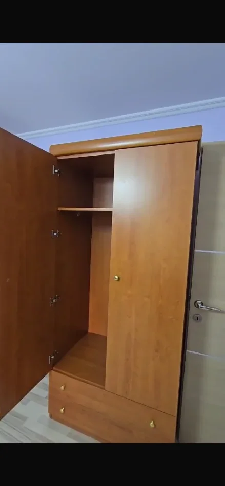 Tirane, jepet me qera apartament 2+1 Kati 2, 75 m² 700 € (Ali visha)