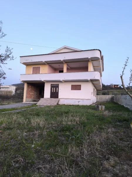 Shqiperi, shitet , (Marikaj,Vorë)