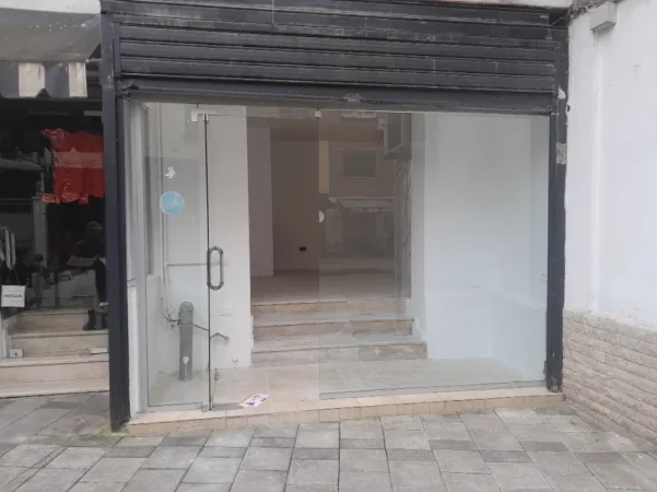 Tirane, jepet me qera Kati 0, 20 m² (Liceu,drejtoria e higjenës)