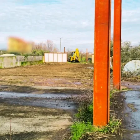 Shqiperi, shitet , 8.500 m² 