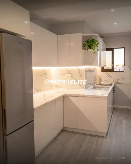 Tirane, jepet me qera apartament 2+1 Kati 5, 80 m² 850 € (Mondial)