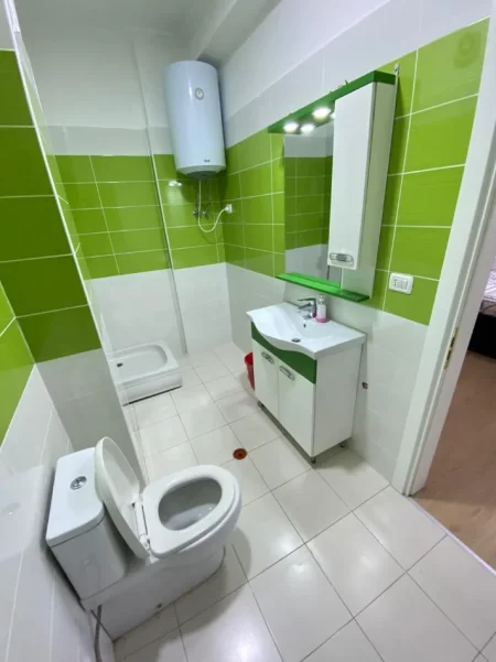 Tirane, jepet me qera apartament 2+1 Kati 3, 136 m²