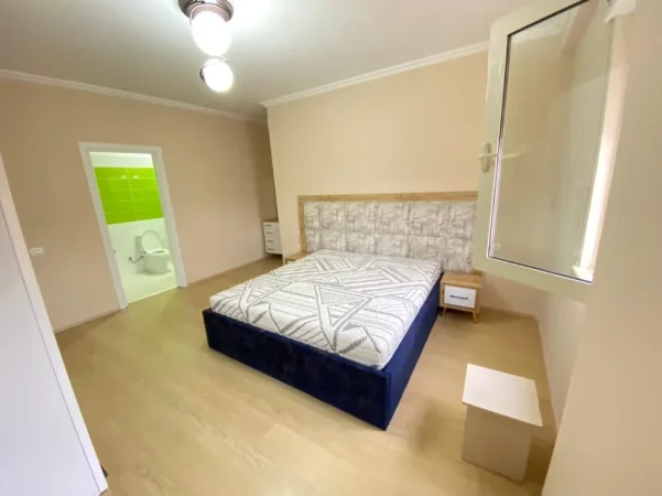 Tirane, jepet me qera apartament 2+1 Kati 3, 136 m²