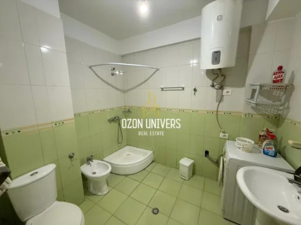 Tirane, jepet me qera apartament 2+1+Ballkon Kati 2, 120 m² 550 € (Rruga Bill Klinton)