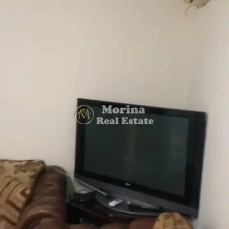 Tirane, jepet me qera apartament 2+1 Kati 4, 75 m² 500 € (Xhamlliku)