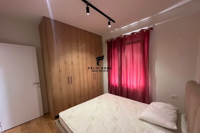 Tirane, jepet me qera apartament 1+1 Kati 3, 70 m² 550 € (SELITE)