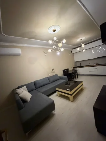 Tirane, jepet me qera apartament 2+1 Kati 2, 150 m² 750 € (21 DHJETORI)