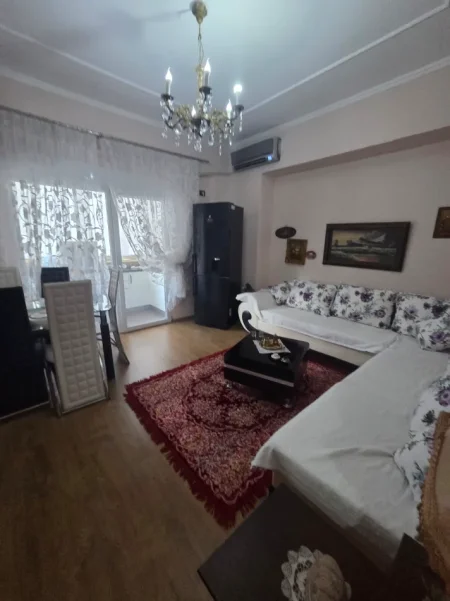 Tirane, jepet me qera apartament 2+1 Kati 4, 80 m² 600 € 