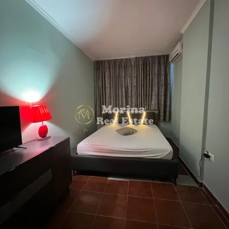 Tirane, jepet me qera apartament 1+1 Kati 9, 70 m² 450 € (Komuna e Parisit)