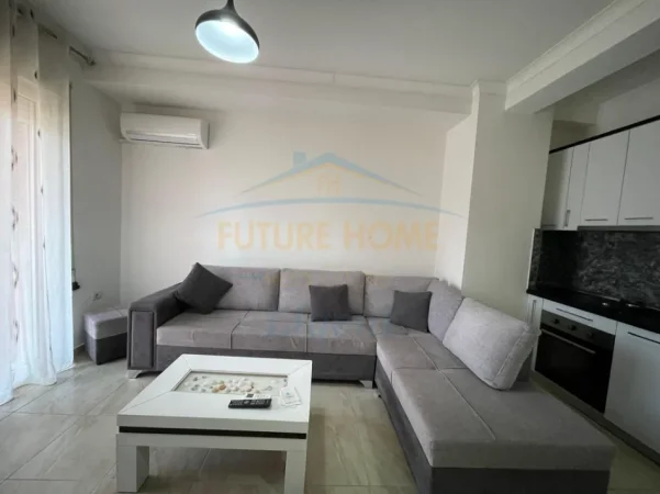 Tirane, jap me qera apartament 1+1 Kati 3, 60 m² 