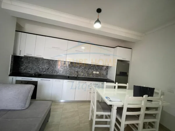 Tirane, jap me qera apartament 1+1 Kati 3, 60 m² 