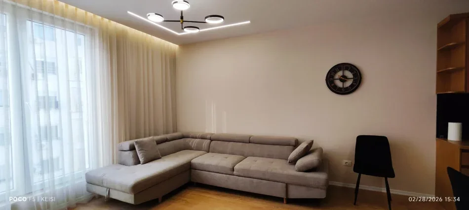 Tirane, jepet me qera apartament 1+1+Ballkon Kati 8, 70 m² 700 € 