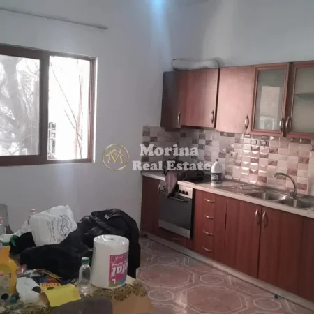 Tirane, jepet me qera Vile 4+1 Kati 2, 160 m² 450 € (Astir)