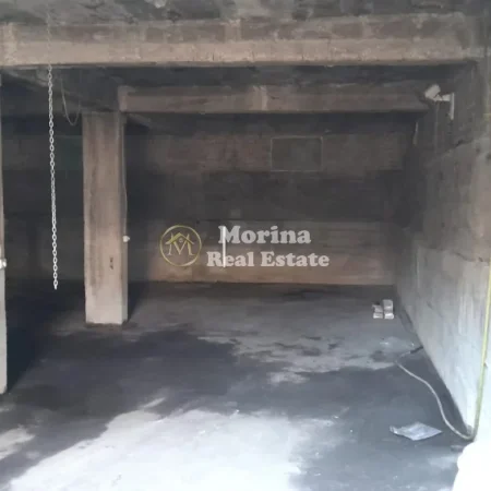 Tirane, jepet me qera Vile 4+1 Kati 2, 160 m² 450 € (Astir)