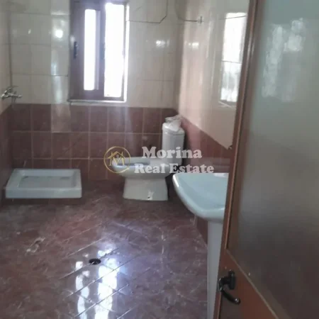 Tirane, jepet me qera Vile 4+1 Kati 2, 160 m² 450 € (Astir)