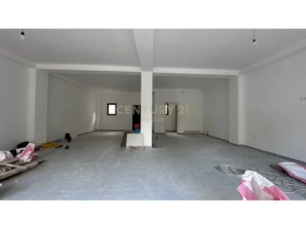 Tirane, shitet ambjent biznesi Kati 1, 109 m² 330.000 € (21 Dhjetori)