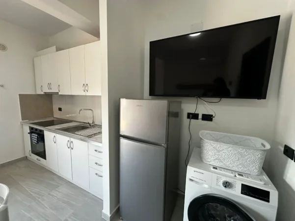 Vlore, jepet me qera apartament 1+1 Kati 1, 50 m² 200 € (Rruga Enver Jaho, Vlore)