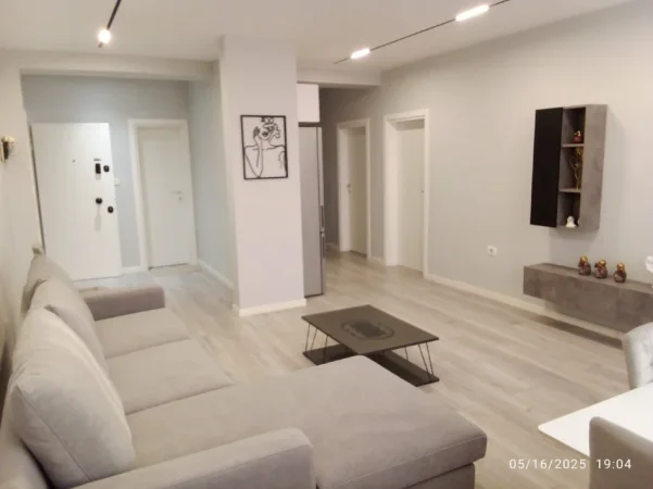 Tirane, jepet me qera apartament 2+1 Kati 5, 100 m² 850 € (21 Dhjetori)