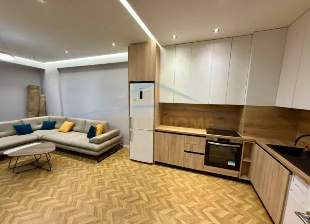 Tirane, jepet me qera apartament 1+1 Kati 1, 70 m² 500 € (Unaza e Re)