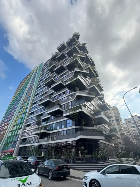 Tirane, jepet me qera zyre Kati 15, 173 m² 6.050 € (AIR ALBANIA)