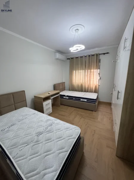 Tirane, jepet me qera apartament 2+1 Kati 4, 100 m² 550 € (Astir)