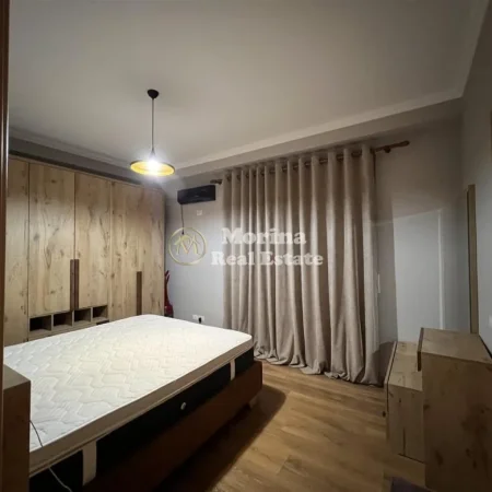 Tirane, jepet me qera apartament 2+1 Kati 3, 108 m² 850 € (Kopshti Botanik)