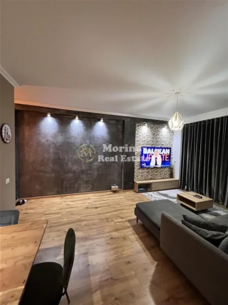 Tirane, jepet me qera apartament 2+1 Kati 3, 108 m² 850 € (Kopshti Botanik)