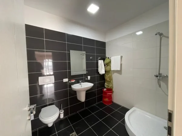 Tirane, jepet me qera apartament 2+1 Kati 6, 94 m² 700 € (21 Dhjetori)