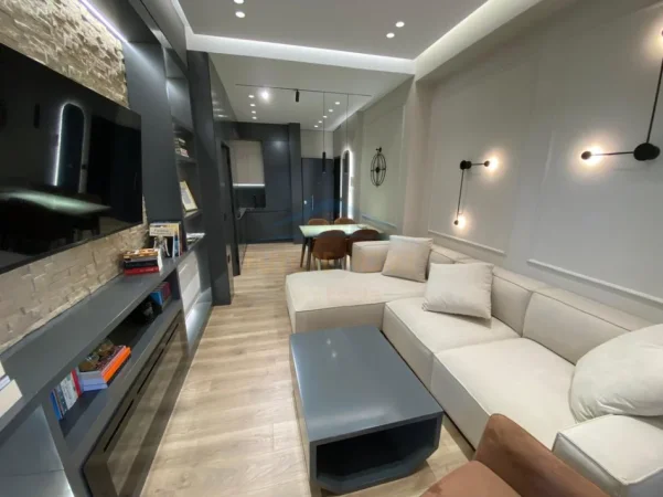 Tirane, jepet me qera apartament 1+1 Kati 12, 75 m² 1.000 € (Rruga e Kavajes)