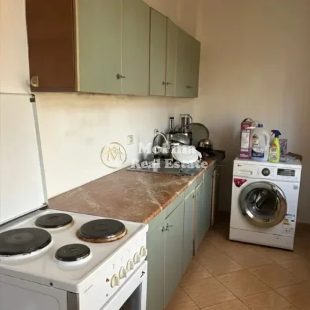 Tirane, jepet me qera shtepi 3+1 Kati 2, 135 m² 400 € (Zogu i ZI)
