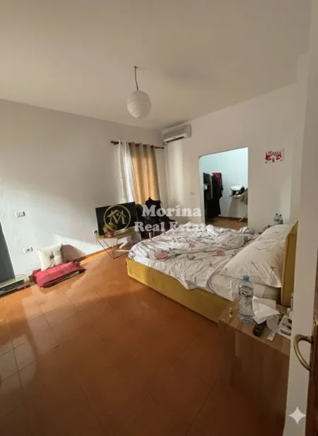 Tirane, jepet me qera shtepi 3+1 Kati 2, 135 m² 400 € (Zogu i ZI)