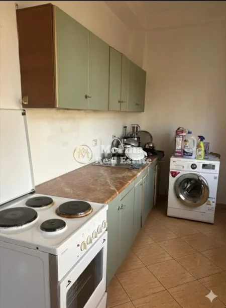 Tirane, jepet me qera shtepi 3+1 Kati 2, 135 m² 400 € (Zogu i ZI)
