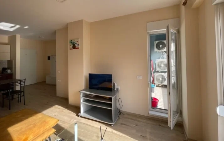 Tirane, jepet me qera apartament 2+1 Kati 6, 94 m² (Kompleksi Magnet)