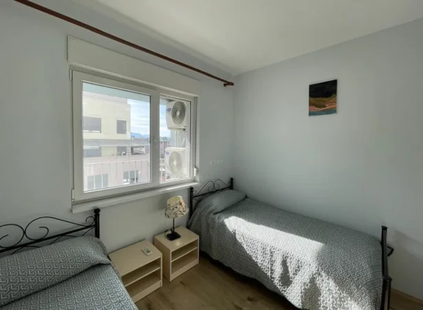 Tirane, jepet me qera apartament 2+1 Kati 6, 94 m² (Kompleksi Magnet)