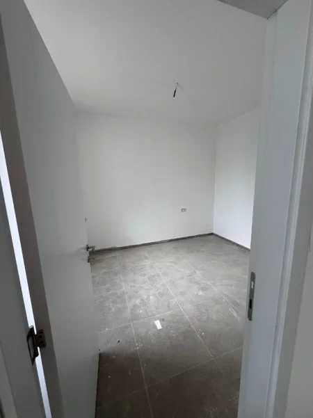 Tirane, jepet me qera apartament 1+1 Kati 4, 61 m² 500 € (RRuga Dritan Hoxha)