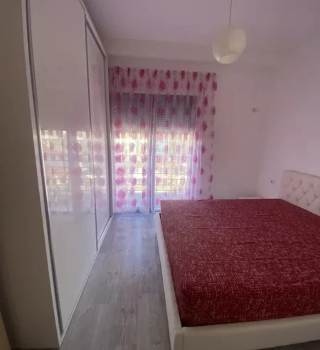 Tirane, jepet me qera apartament 2+1 Kati 3, 82 m² 750 € (Selvia)