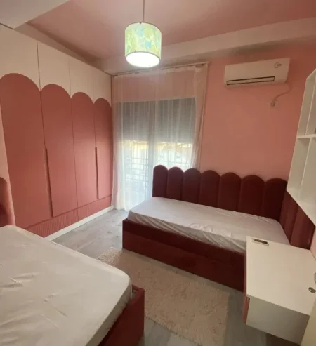 Tirane, jepet me qera apartament 2+1 Kati 3, 82 m² 750 € (Selvia)