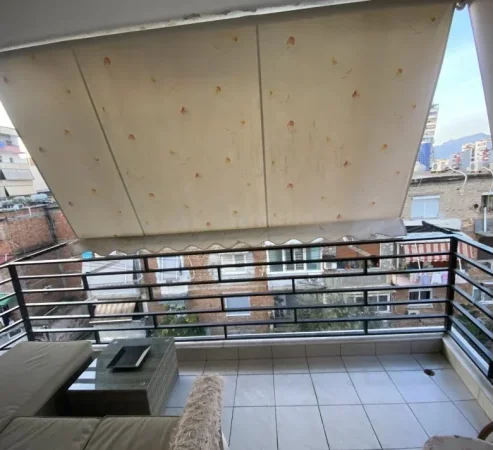 Tirane, jepet me qera apartament 2+1 Kati 3, 82 m² 750 € (Selvia)