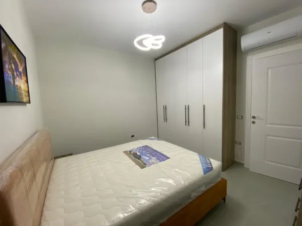 Tirane, jepet me qera apartament 2+1+Ballkon Kati 3, 720 € (Rruga e Durrësit)