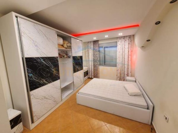Tirane, jepet me qera apartament 2+1 Kati 4, 107 m² 450 Euro (OPP+33707)
