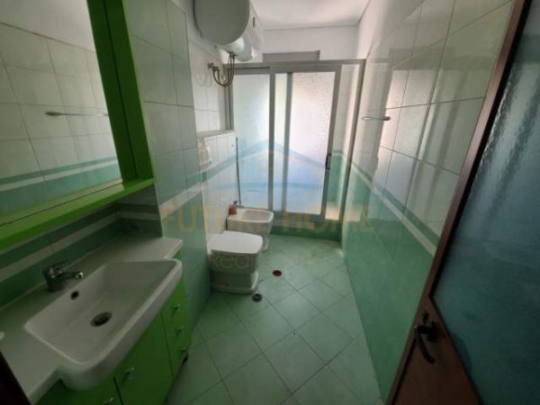 Tirane, jepet me qera apartament 2+1 Kati 4, 107 m² 450 Euro (OPP+33707)